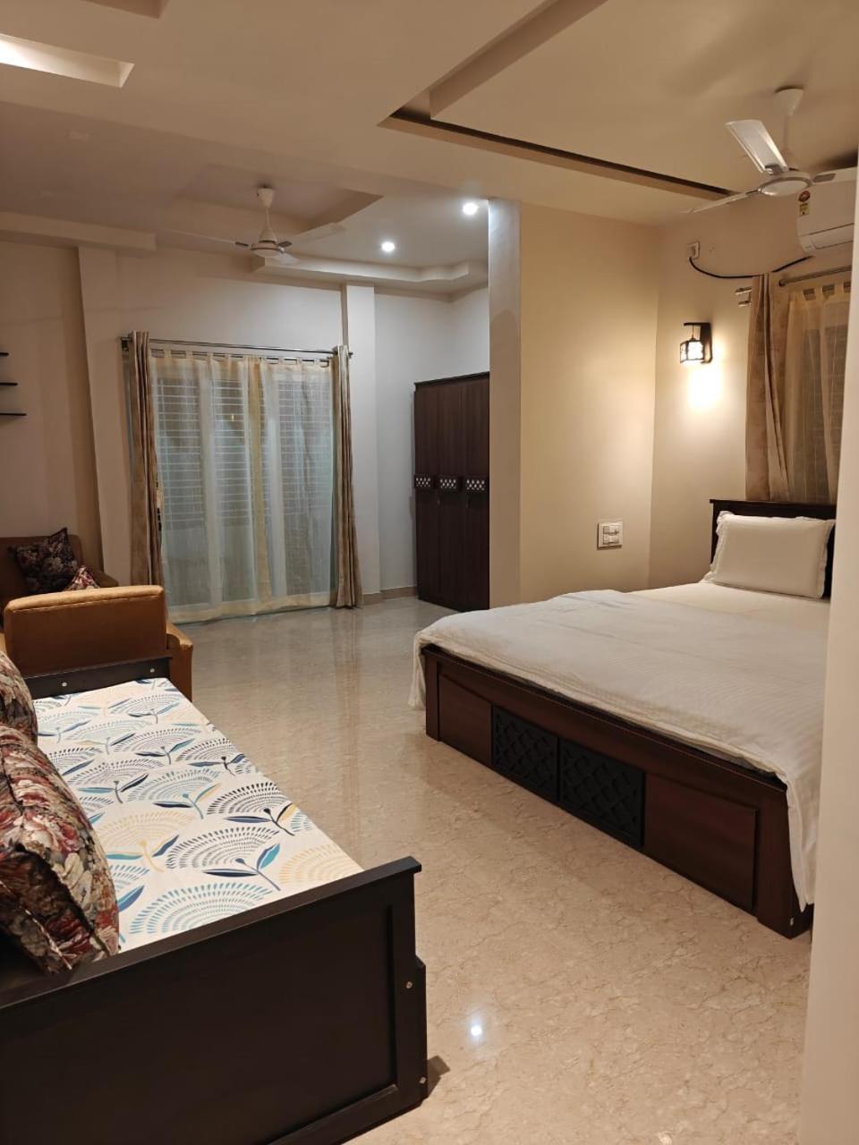 Shangrila Homestay Джорхат Экстерьер фото